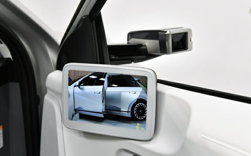 The History and Future of Automotive Side View Mirrors -  Motors Blog