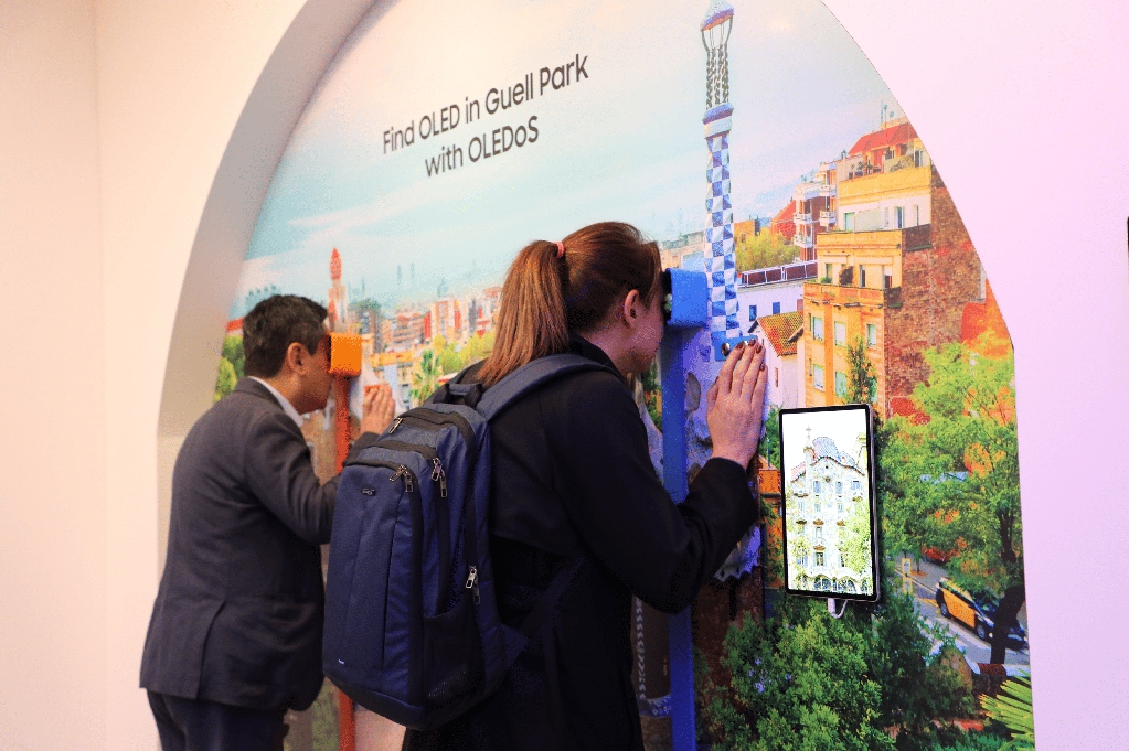 Samsung Display's booth at MWC25