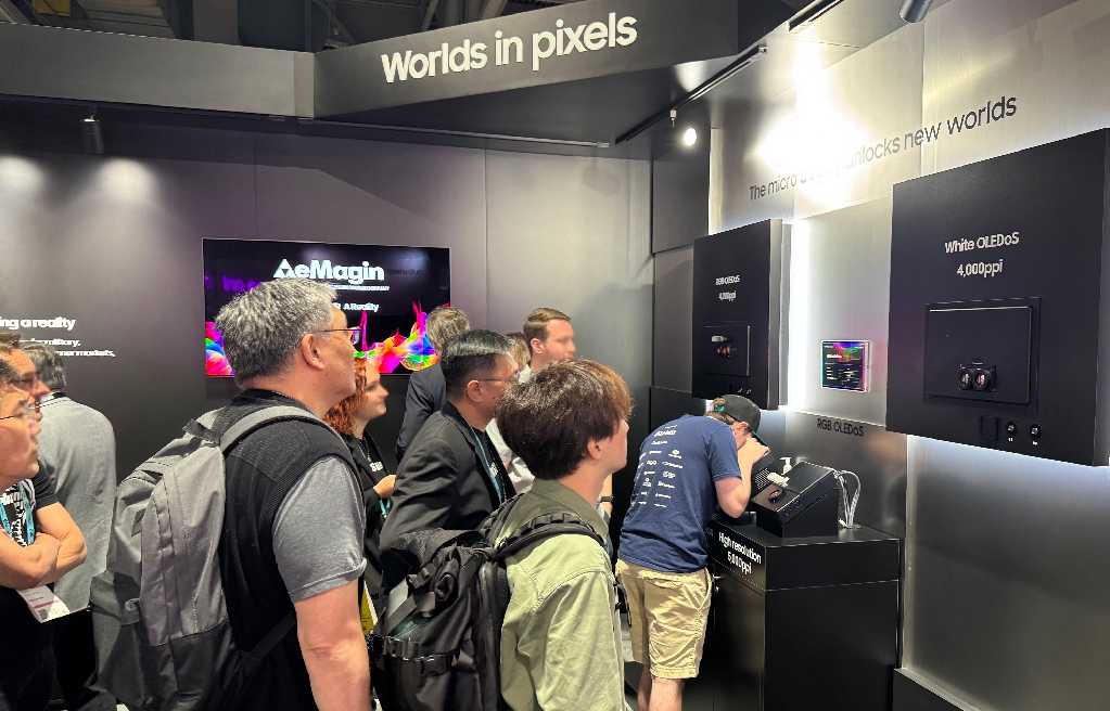 Samsung Display Showcases OLEDoS Leadership at AWE USA 2025