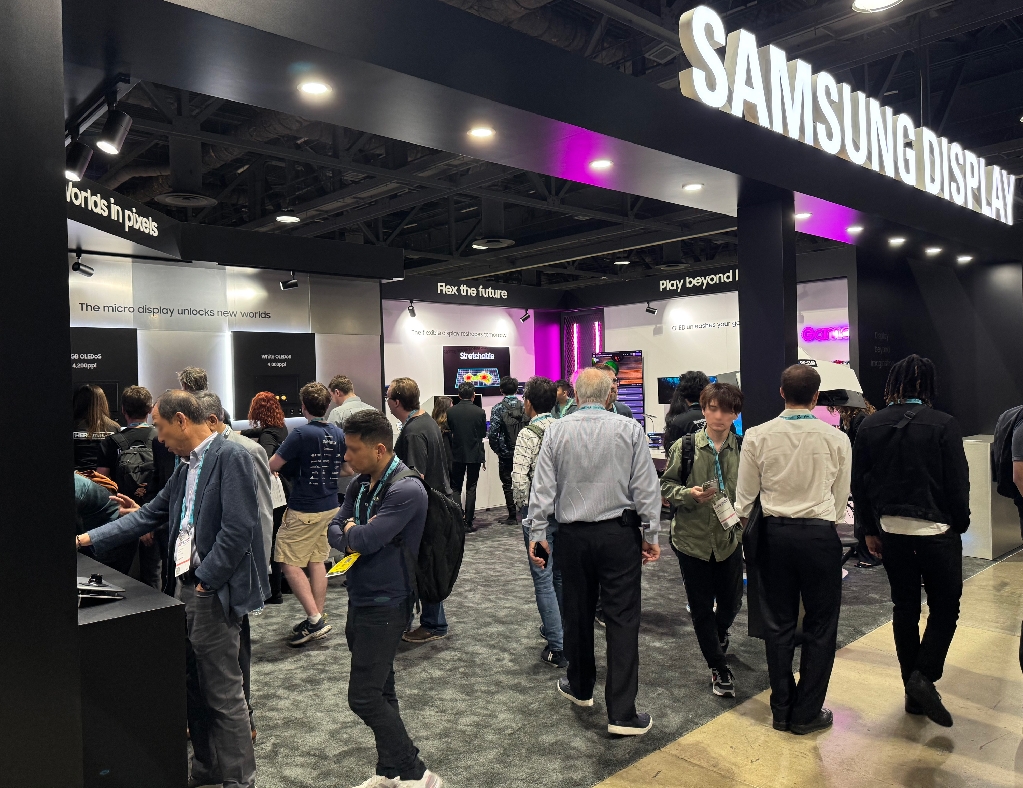 Samsung Display Showcases OLEDoS Leadership at AWE USA 2025