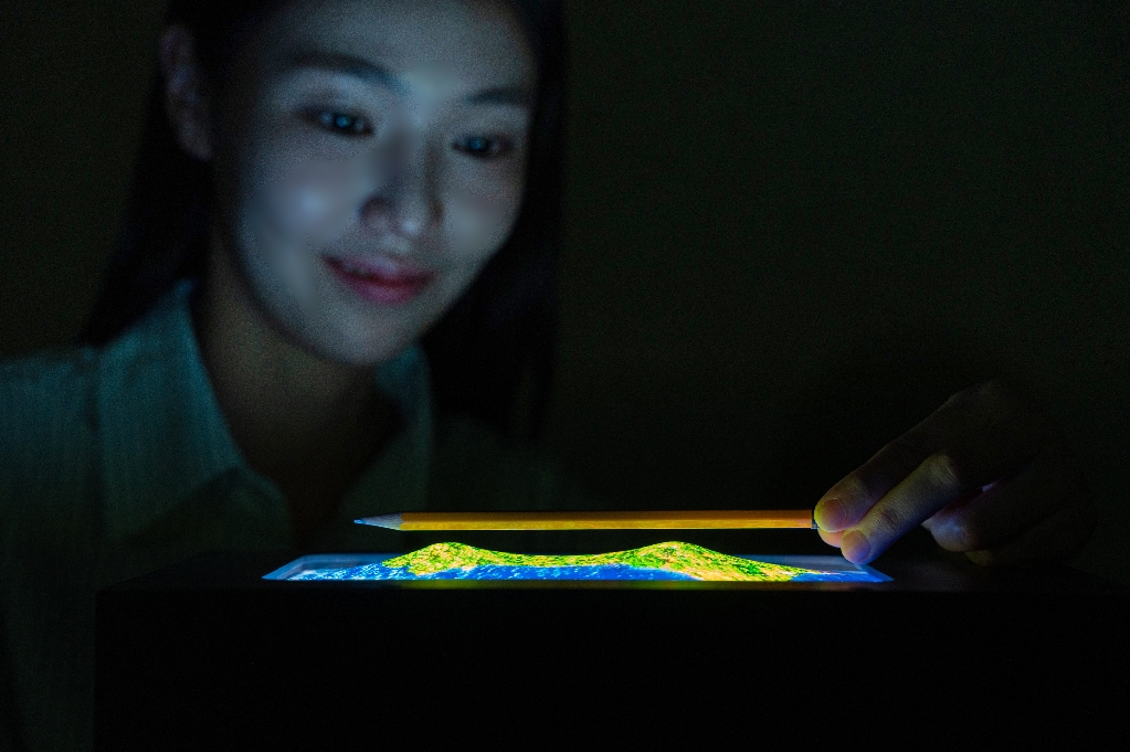 Samsung Display Unveils Advanced R&D Achievements at Display Week 2025
