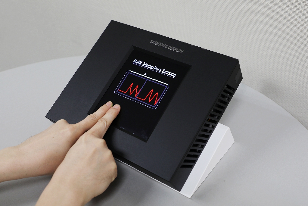 [SID Display Week 2023] Sensor OLED Display