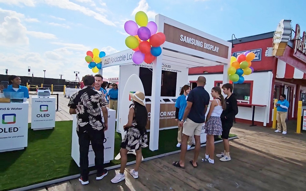 Samsung Display's Interactive Pop-up Event at Santa Monica Beach